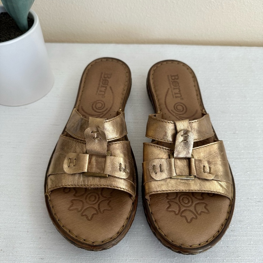 Born Gold Metallic Leather Boho Slide Sandals Woman’s 10
